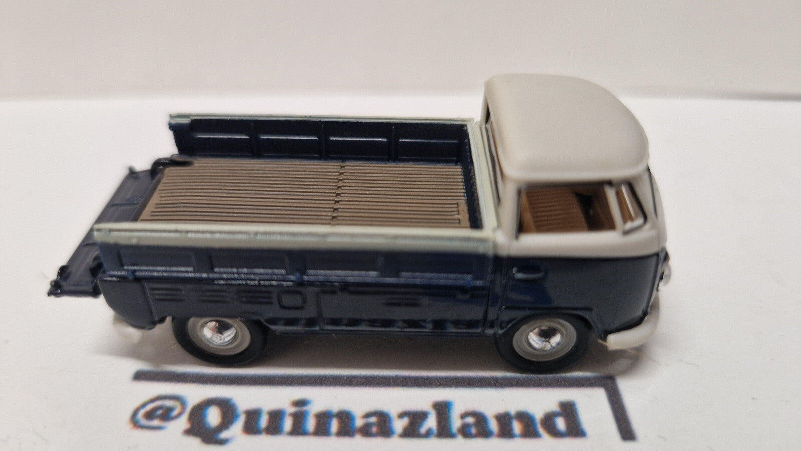 Hongwell 1/72 Volkswagen T1 pickup   (A34)