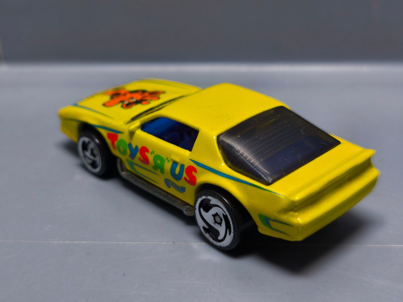 Hot Wheels 80's Camaro 1998 Exclusive Toys R Us jaune   (A21)