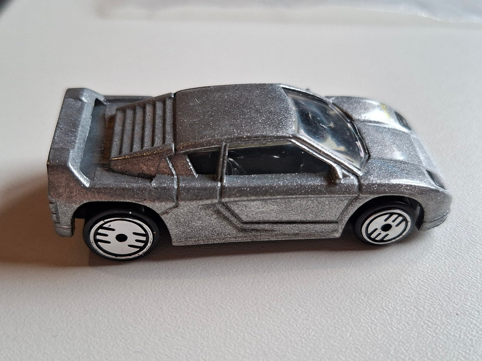 Hot Wheels Zender Fact 4 version UH 1991- 125 (A06)
