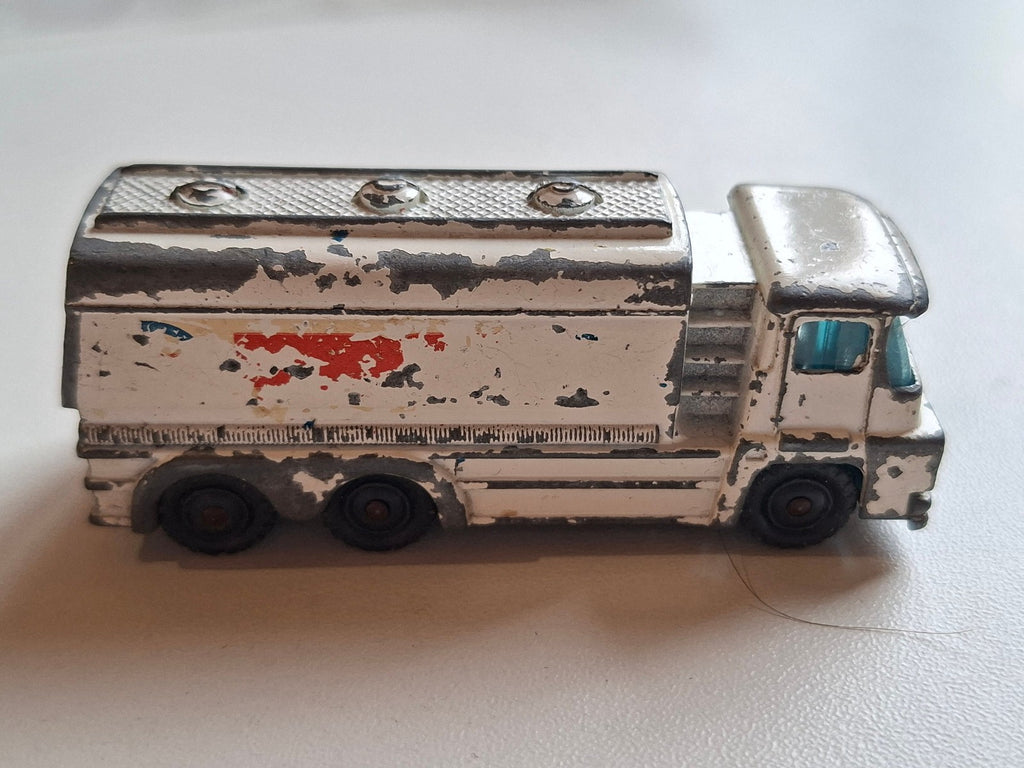 Husky Husky  Tanker   (A06)