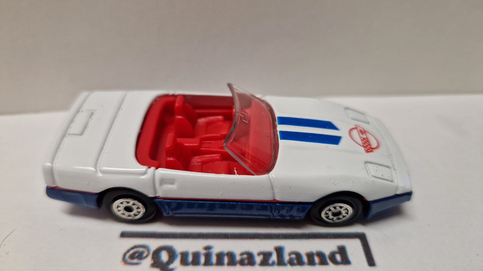 Mc Toy Chevrolet corvette    (A28)