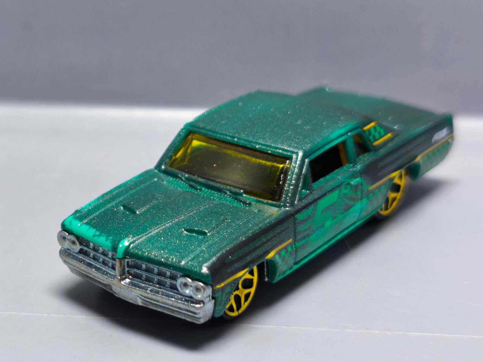 Hot Wheels 2014 colour shifters  64 pontiac gto  (A03)