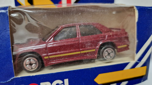 Corgi  Mercedes 190E 2.3/16  boite et bulle abimées (NP13)