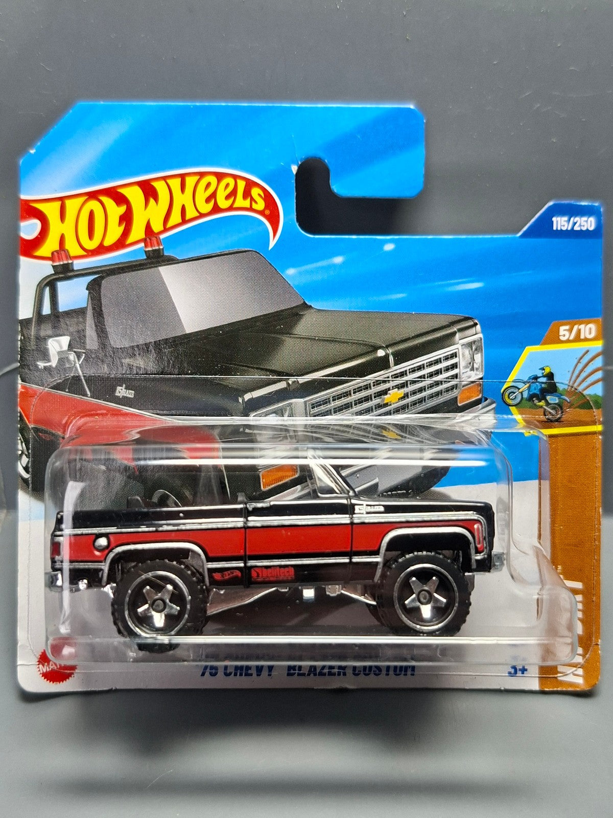 Hot Wheels '75 Chevy Blazer Custom  2025-115  (NP03)