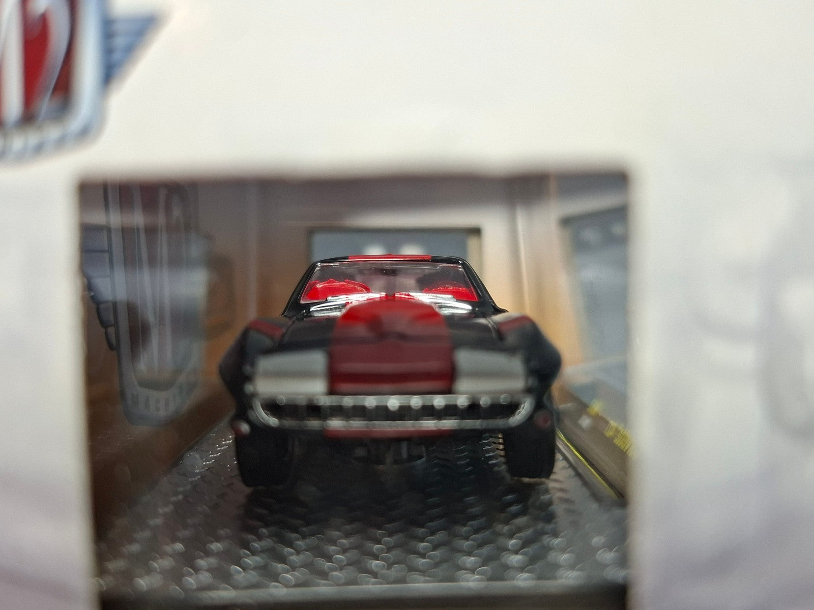 M2 Machines 1966 Chevrolet Corvette 427 Chase 750pcs (CP07)
