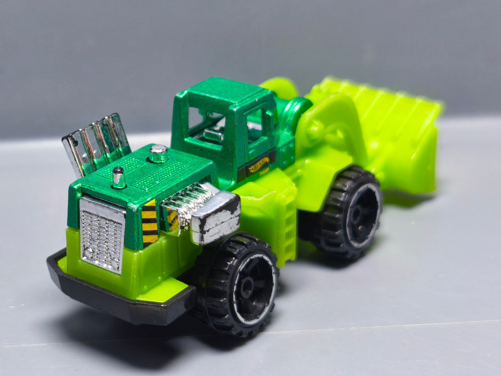 Hot Wheels 2011 Multipack  Wheel loader  (A38)