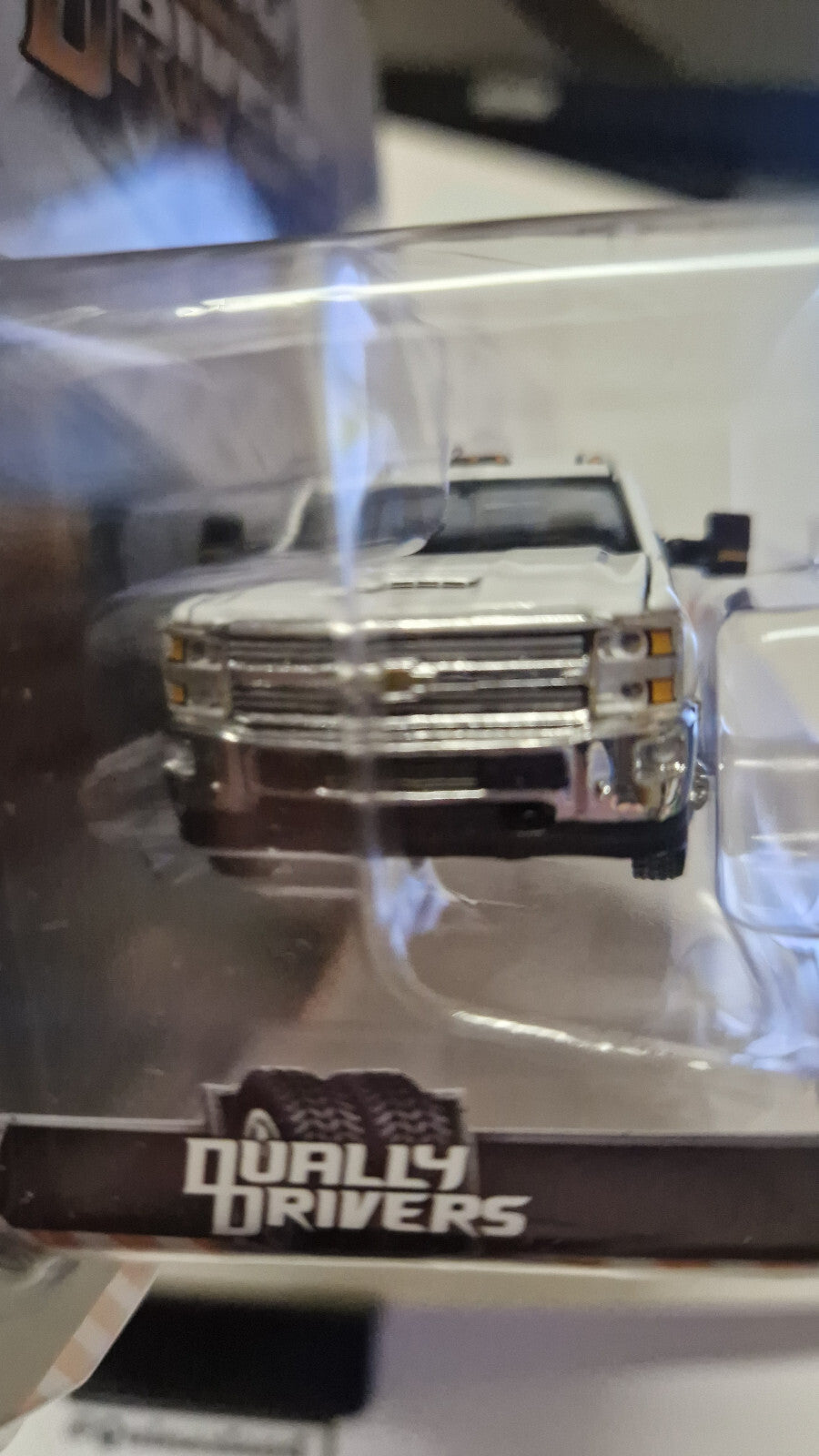 Greenlight 2024 Dually Drivers Series 15  2013 Chevrolet Silverado (NG23)