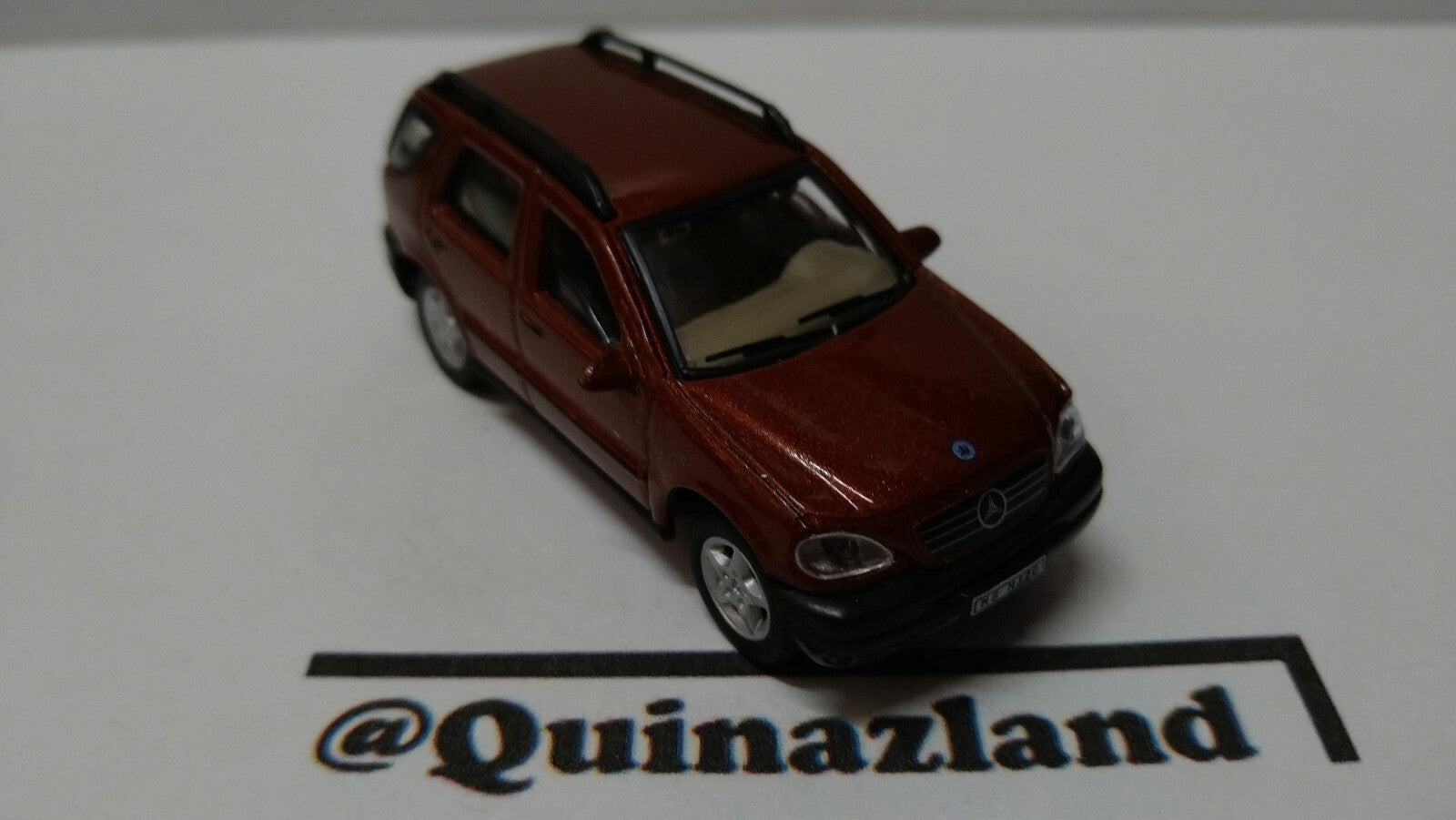 Hongwell 1/72  Mercedes benz M Class (A18)