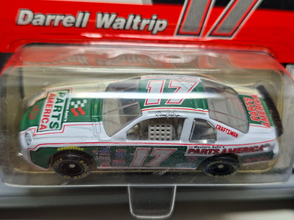 Revell 1/64 1997 25th anniversary  Chevrolet Monte Carlo Darrell Waltrip (NG15)
