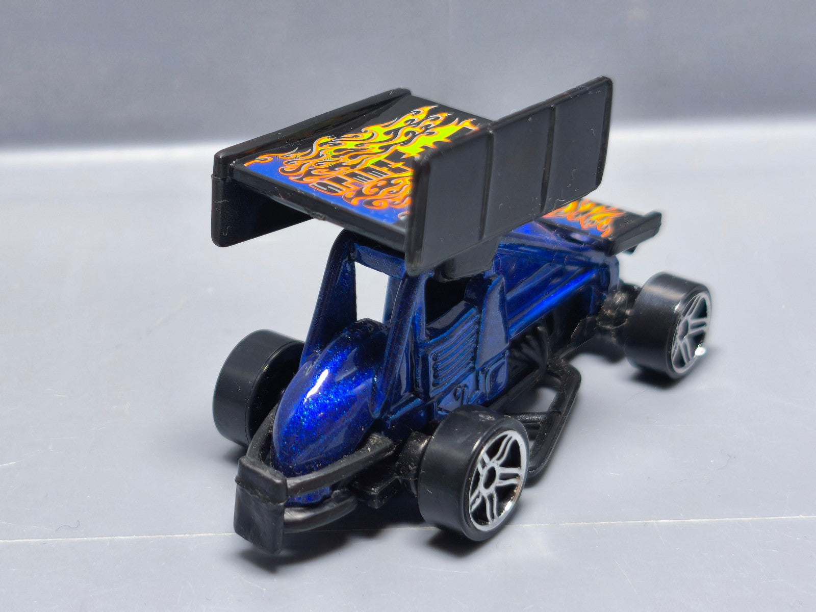 Hot Wheels Slideout 2006-217  (A15)