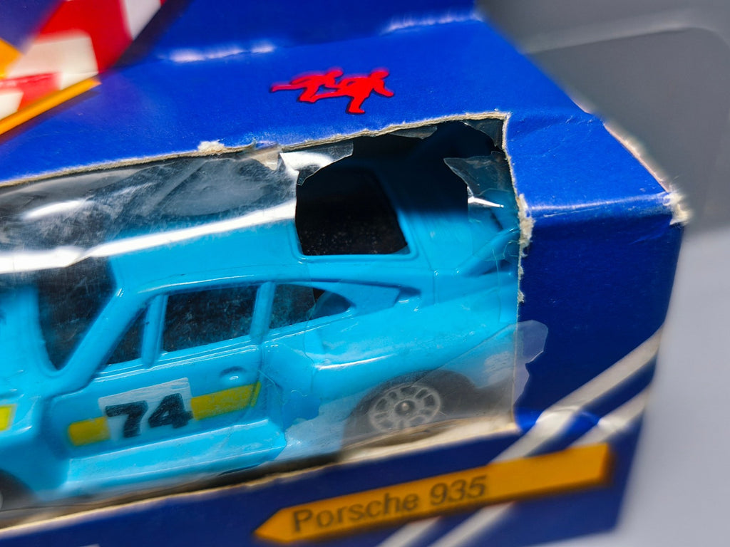 Corgi  Porsche 935 lucas  boite et bulle abimées (NP13)
