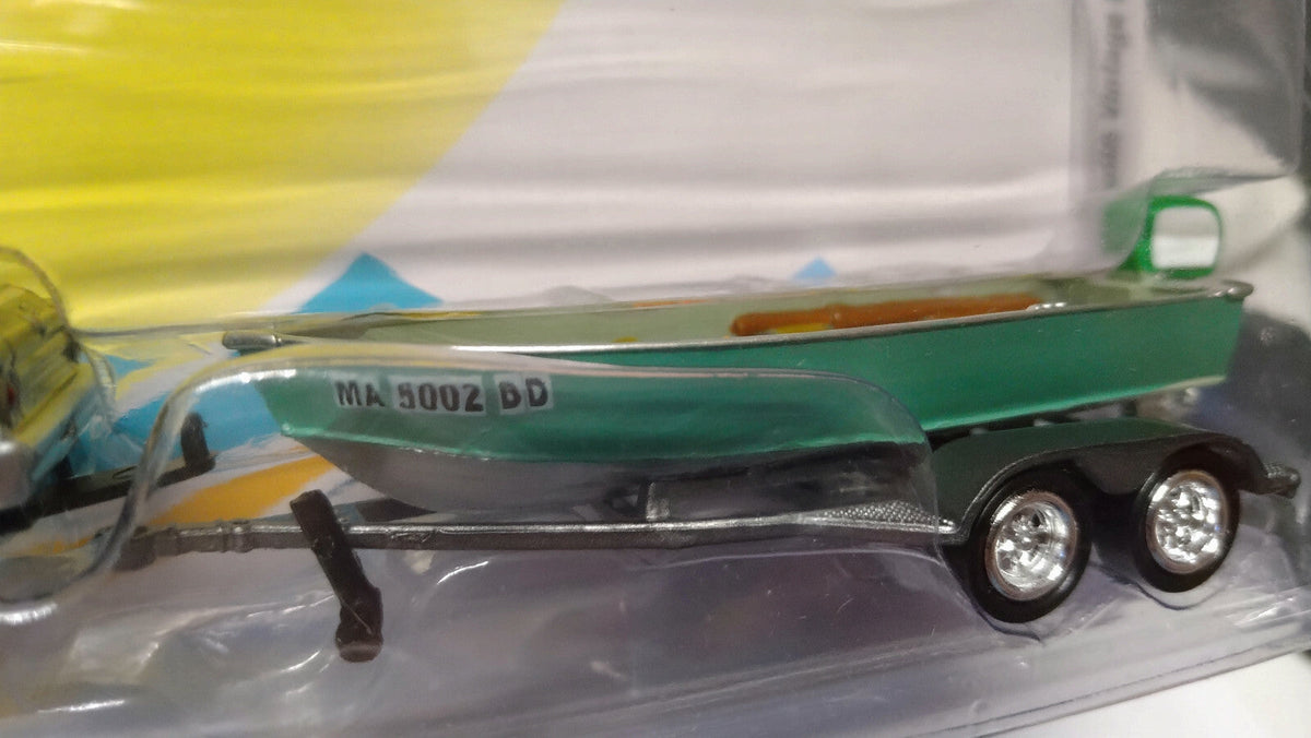 Johnny Lightning Pack Hulls & Haulers 1965 Ford Ranchero  & Fishing Boat (CT03)