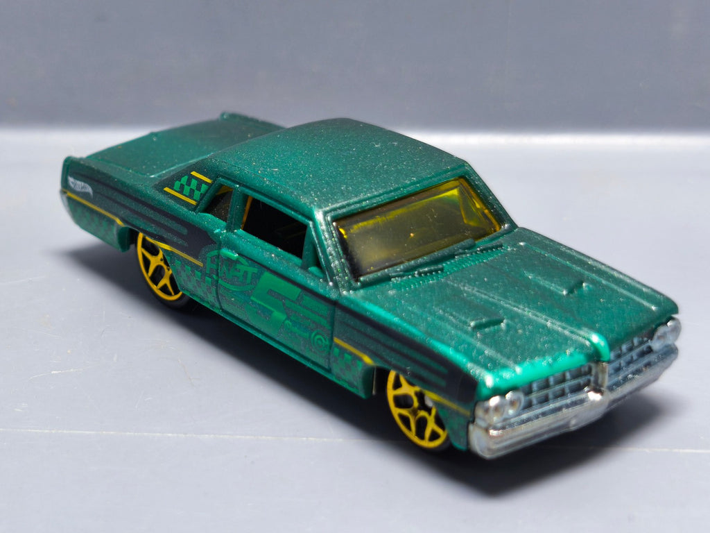 Hot Wheels 2014 colour shifters  64 pontiac gto  (A03)