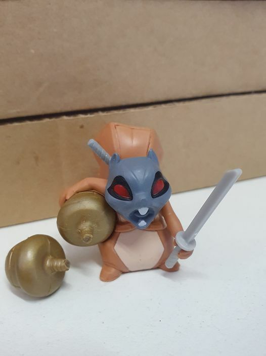 Marvel Bandai figurine Deadpool Chimichanga surprise gris écureuil