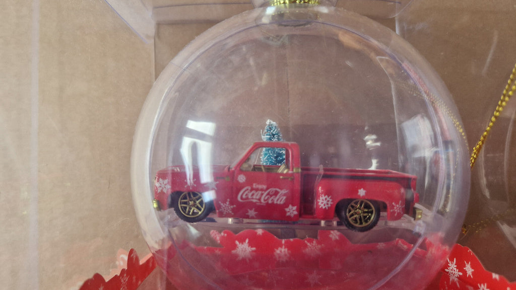 M2 Machines Chase Exclusive Coca Cola Ornament 1974 Chevy Stepside Truck  (CT09)