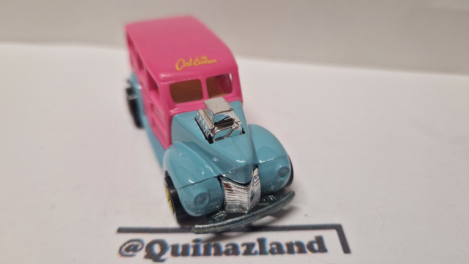 Hot Wheels 1990 california custom  40's woodie   (A29)