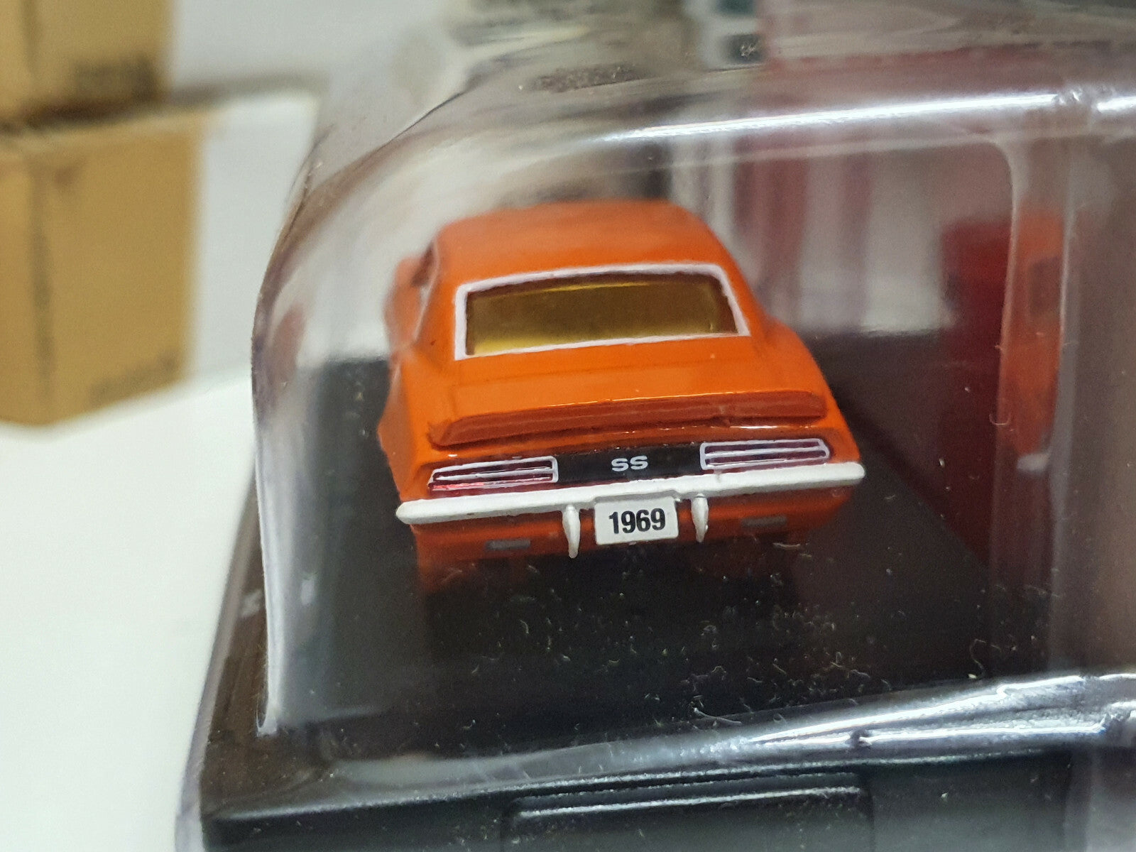 M2 Machines Chase Auto Drivers Comp Cams 1969 Chevrolet Camaro SS/RS (NG17)