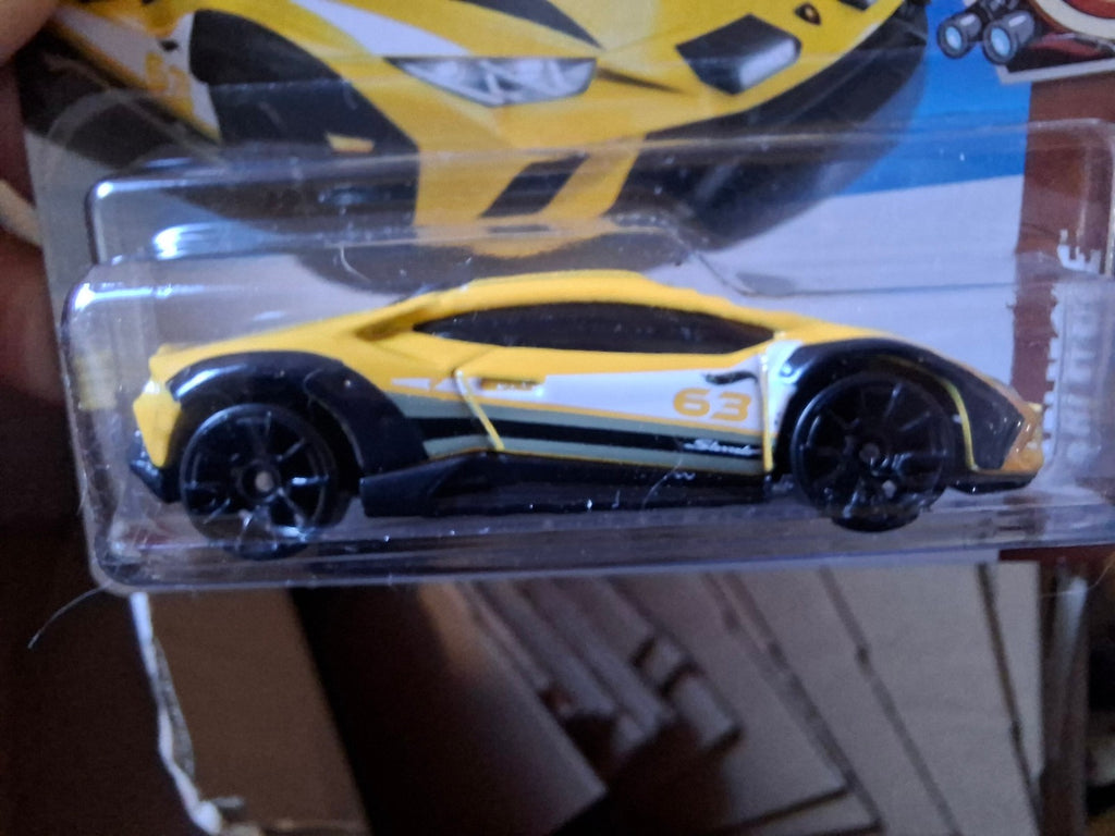 Hot Wheels Lamborghini huracan sterrato  2025-041 (NP04)