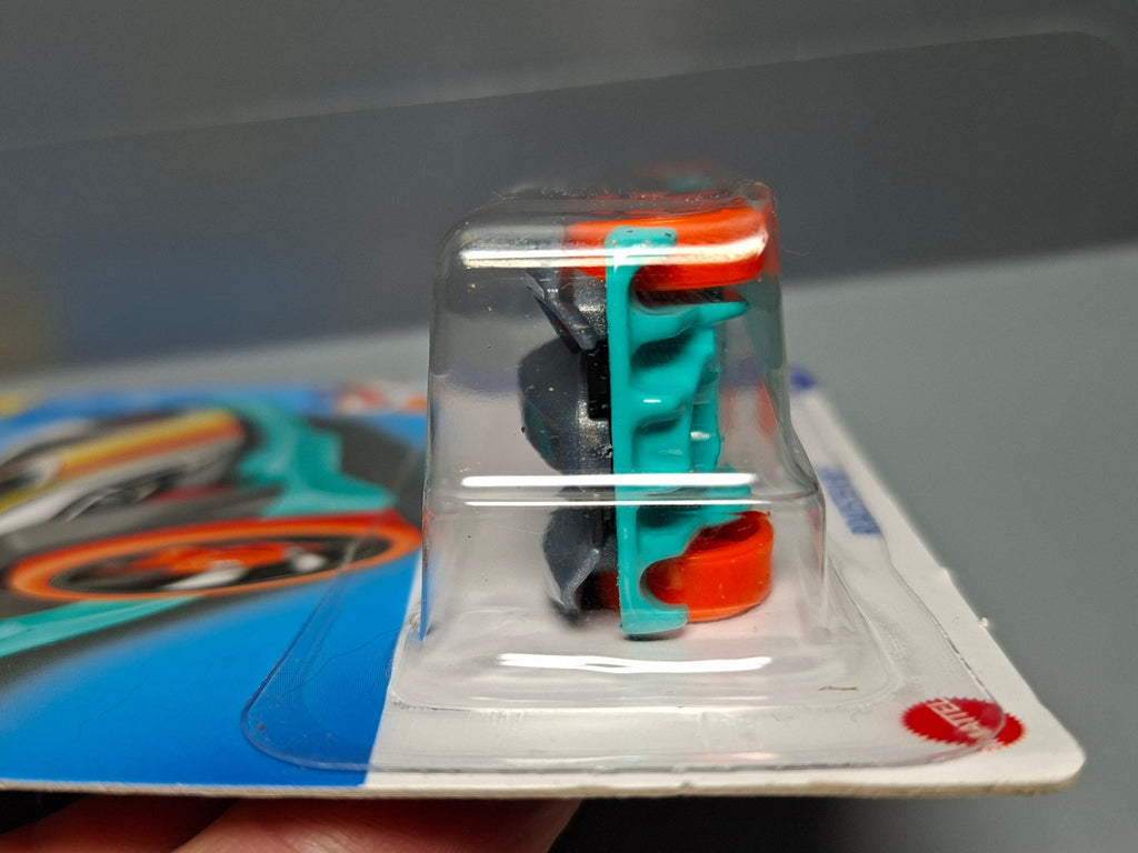 Hot Wheels Roadster bite   2022-022 (CP12)