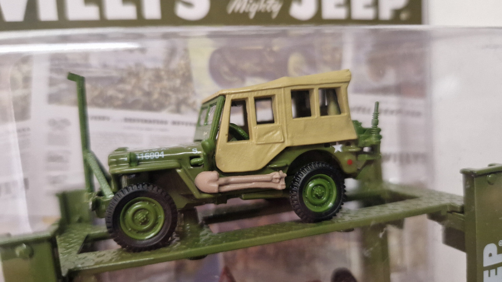 M2 Machines Auto-Lift Willy's Jeep 1944 Jeep MB  (NG25)