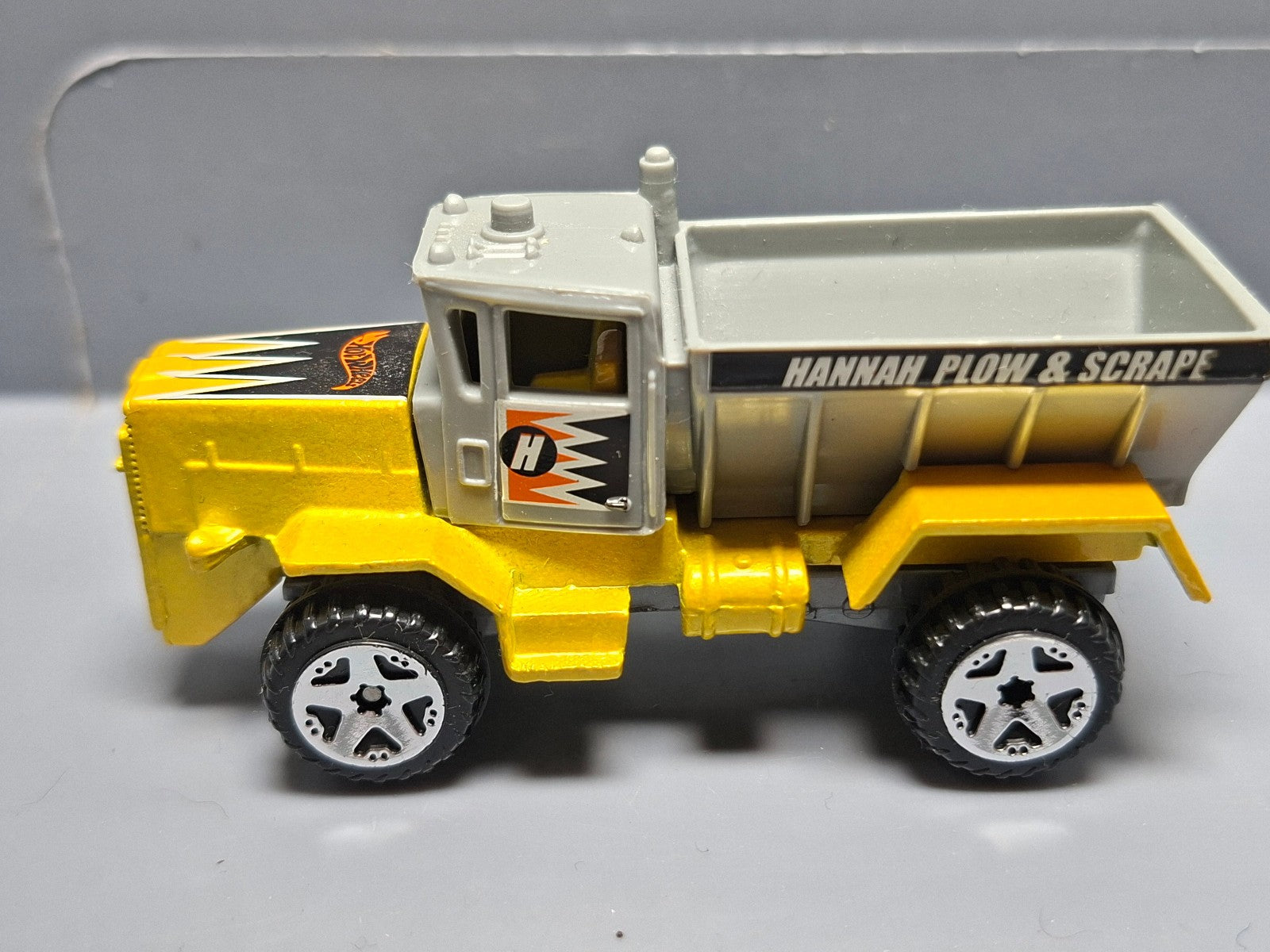 Hot Wheels Oshkosh snowplow version OR5SP thailand 2002-171  (CP05)