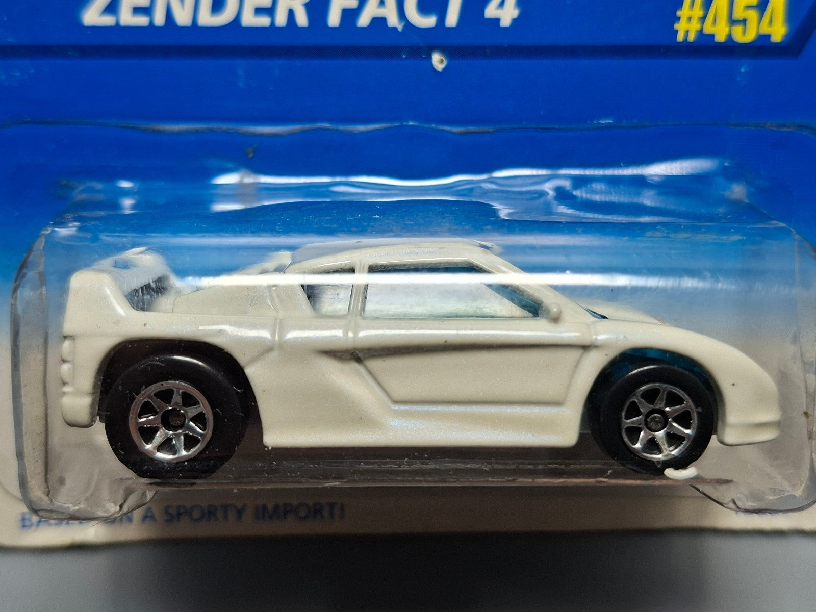 Hot Wheels Zender fact 4 version 7SP 1996-454 (NP15)