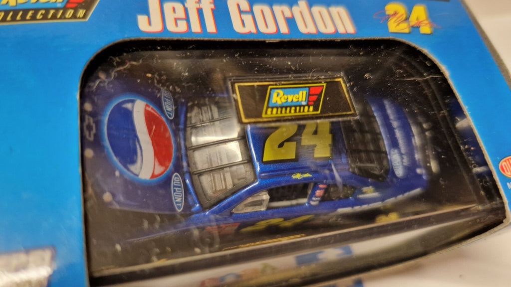 Revell 1/64 2001 Dupont Pepsi Chevrolet Monte Carlo Jeff Gordon limitée   (NP22)