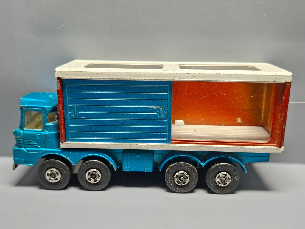 Matchbox  Super kings Freight liner scammell   (CP06)