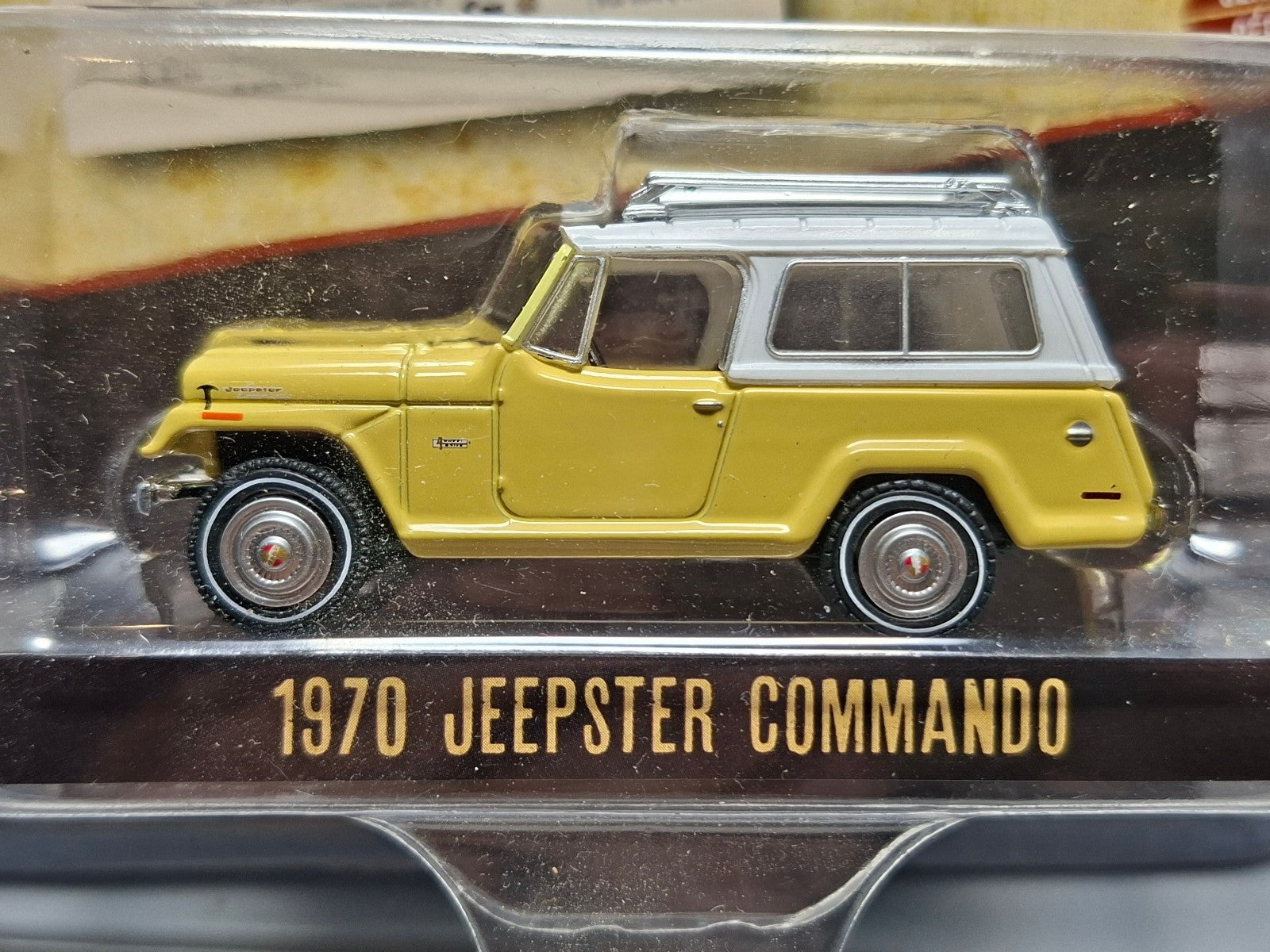 Greenlight Vintage ad cars 1970 Jeepster Commando  (NG62)