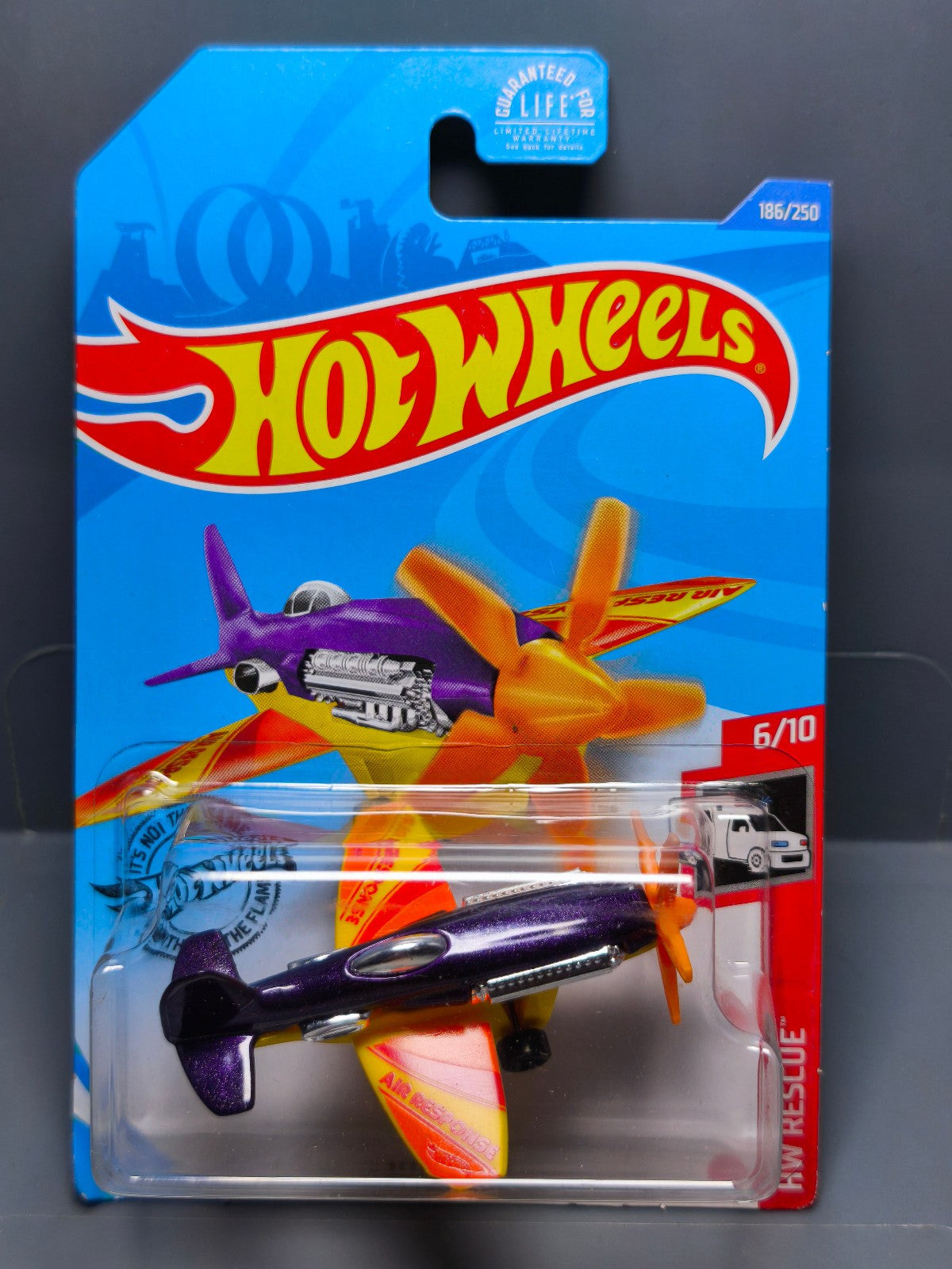 Hot Wheels Mad Propz 2020-186  (NP18)