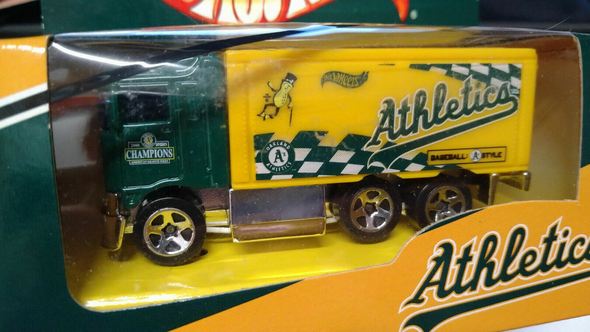 Hot Wheels Athletics Hiway Hauler (CP06)