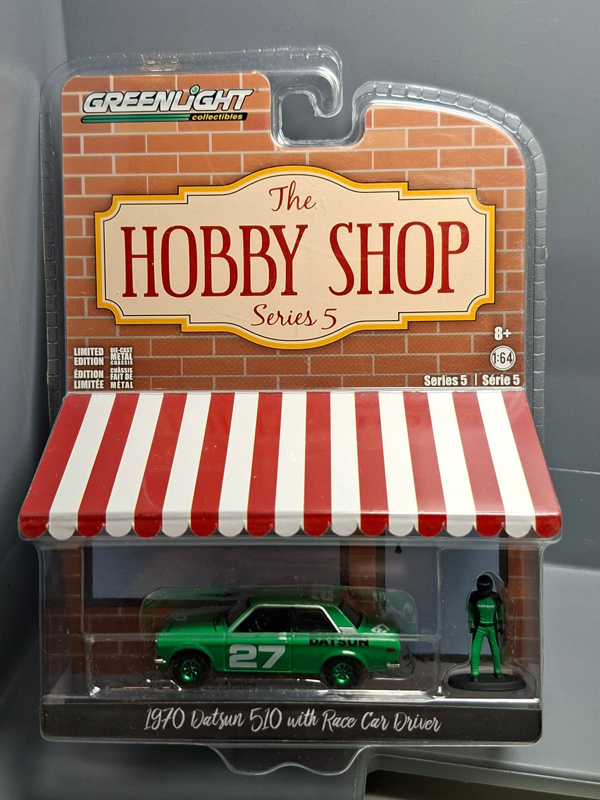 Greenlight Hobby shop série 5 Chase 1970 Datsun 510 With Race Car Driver (NG33)