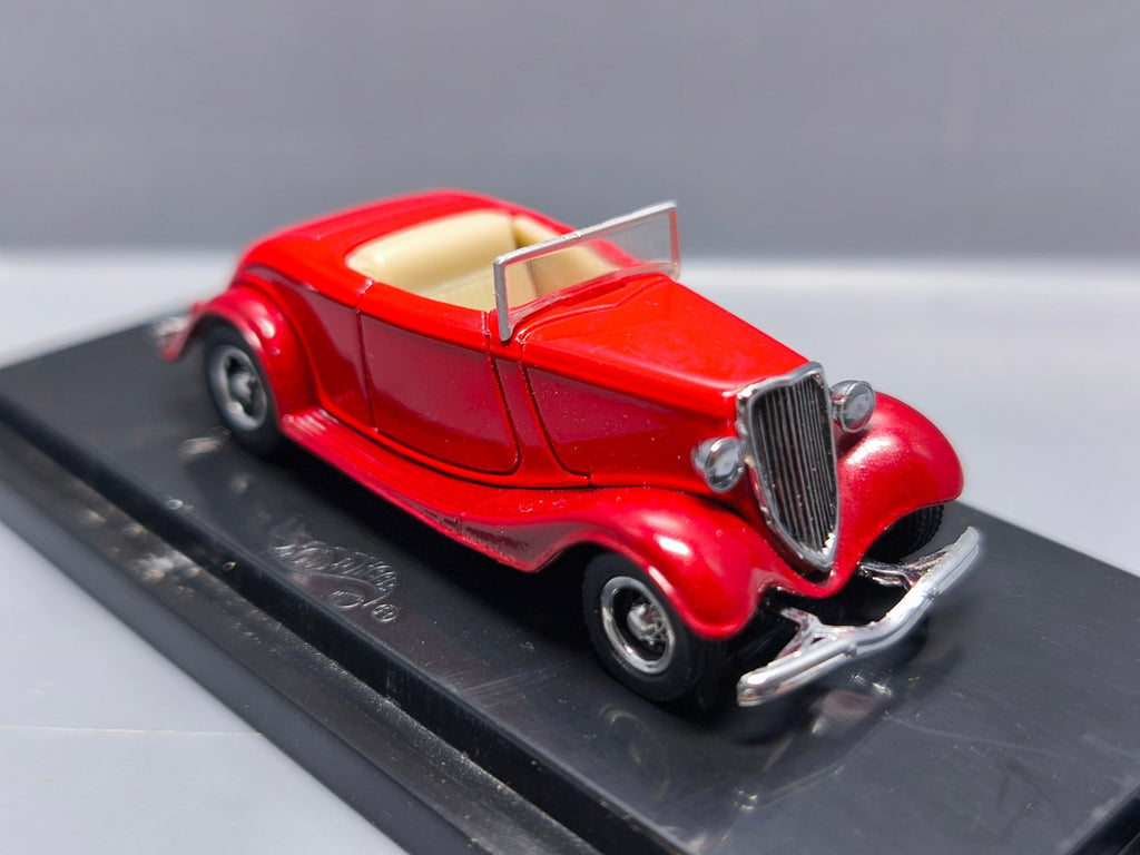 Hot Wheels 2000 cool collectible  1934 Ford convertible  (CP11)