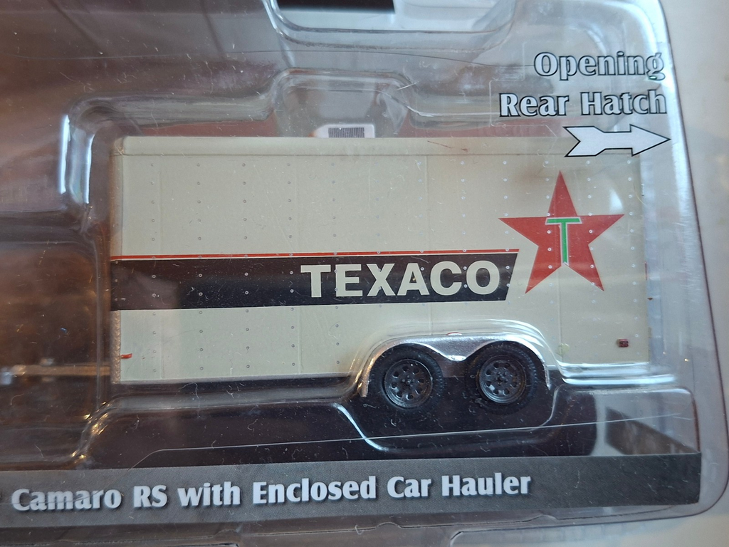 Greenlight 2021 Chevrolet Silverado and 1969 Chevrolet Camaro RS Texaco   (C12)