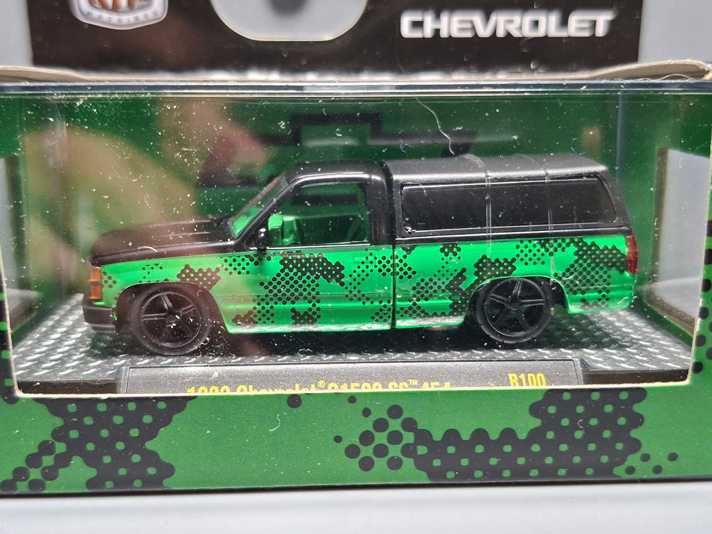 M2 Machines Auto-Thentics Release 100 1992 Chevrolet C1500 SS 454 (NP06)