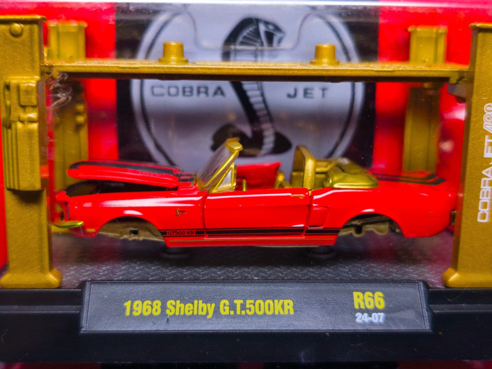 M2 Machines Model Kit Release 66 1968 Shelby GT 500 Chase (NG79)