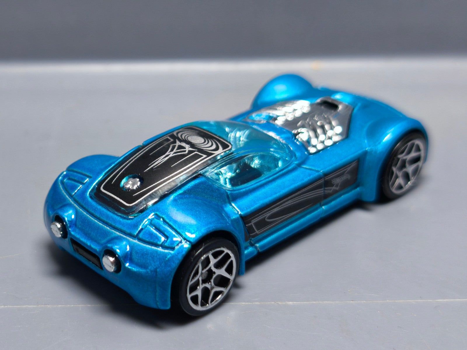 Hot Wheels Ballistik version malaysia 2003-107    (A03)