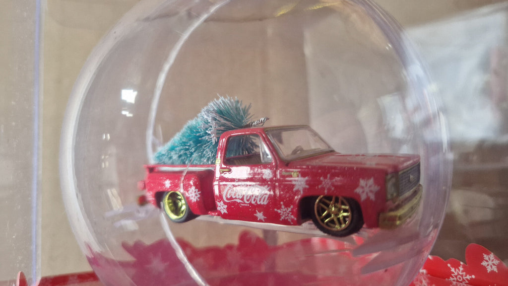 M2 Machines Chase Exclusive Coca Cola Ornament 1974 Chevy Stepside Truck  (CT09)