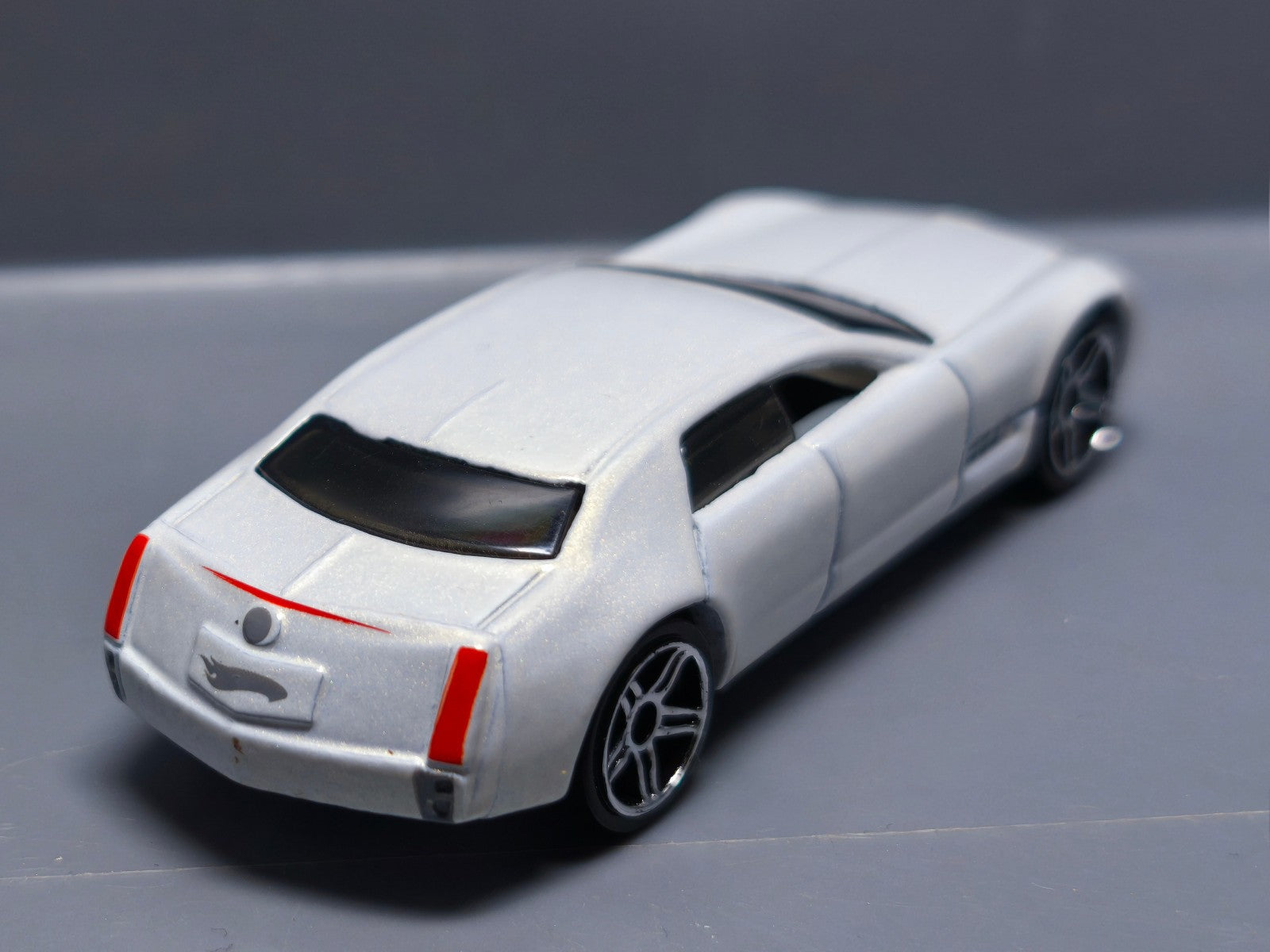 Hot Wheels Cadillac sixteen 2006-116   (A37)