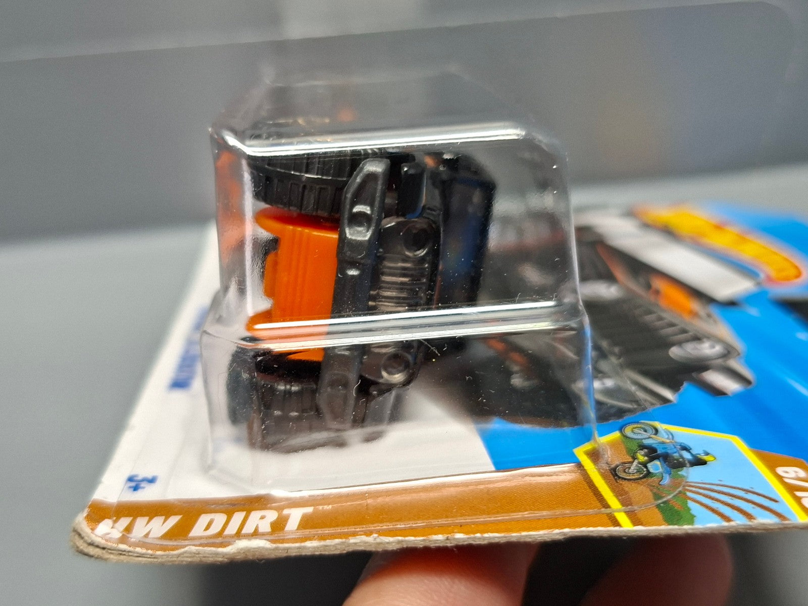 Hot Wheels '20 Jeep Gladiator   2025-130  (NP02)