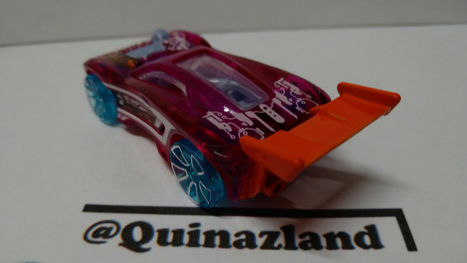 Hot Wheels Treasure Hunt Paradigm shift 2015-138 (A12)