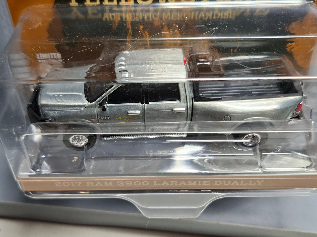 Greenlight Hollywood series 38 Chase Yellowstone 2017 ram 3500 (NG32)
