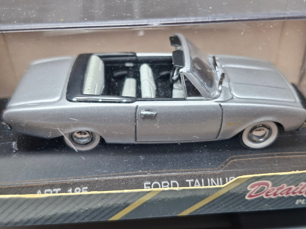 Detail cars platinium 1/43 Ford Taurus barew 1960 cabrio (NG35)
