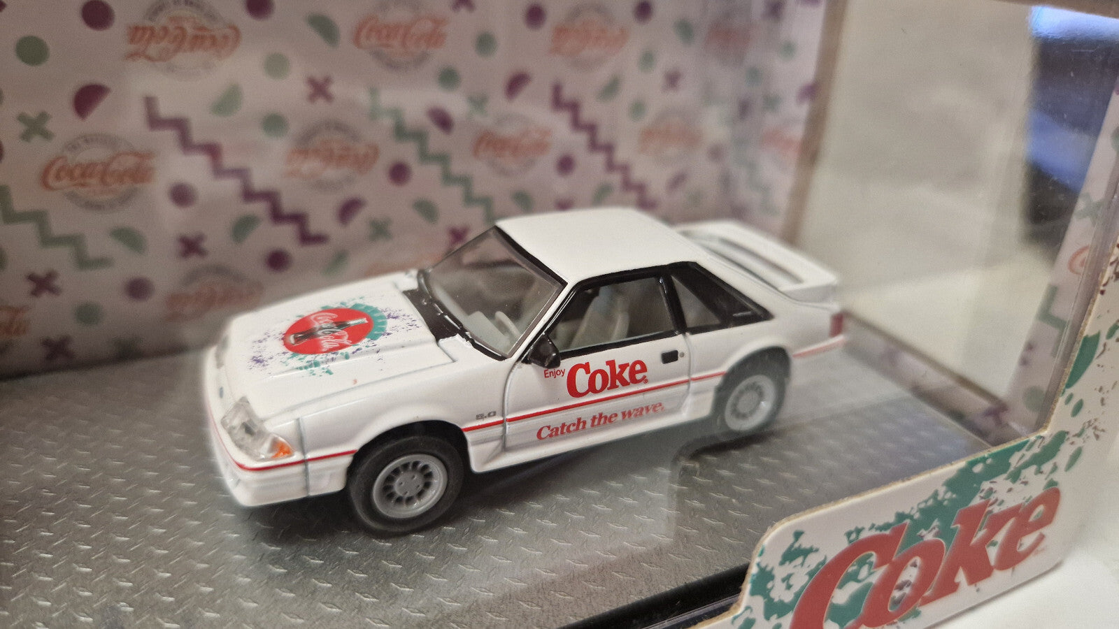 M2 Machines Coca Cola 1990 Ford C-8000 & 1990 Ford Mustang GT (C14)