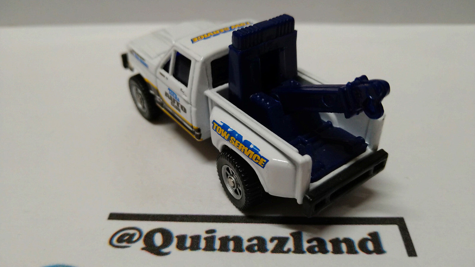Maisto 89 Ford f-150 baja wrecker   (A21)