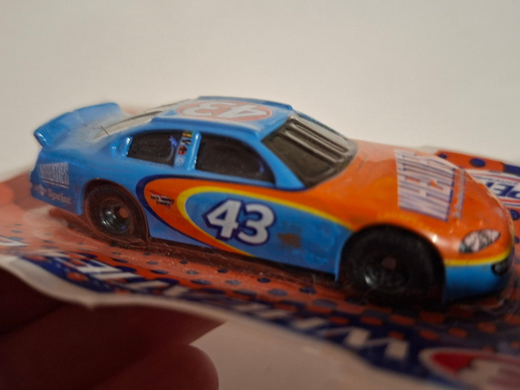 2000 promo wheaties  Dodge R/T petty team  (NP31)