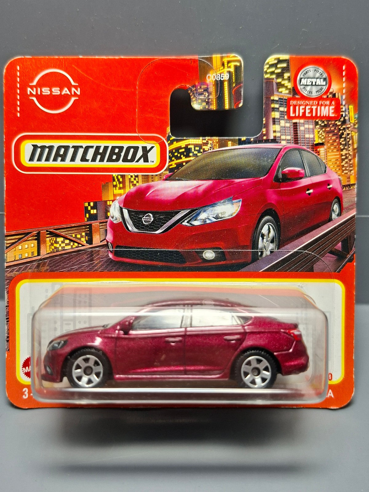 Matchbox Mainline 9 2016 Nissan sentra    (CP17)