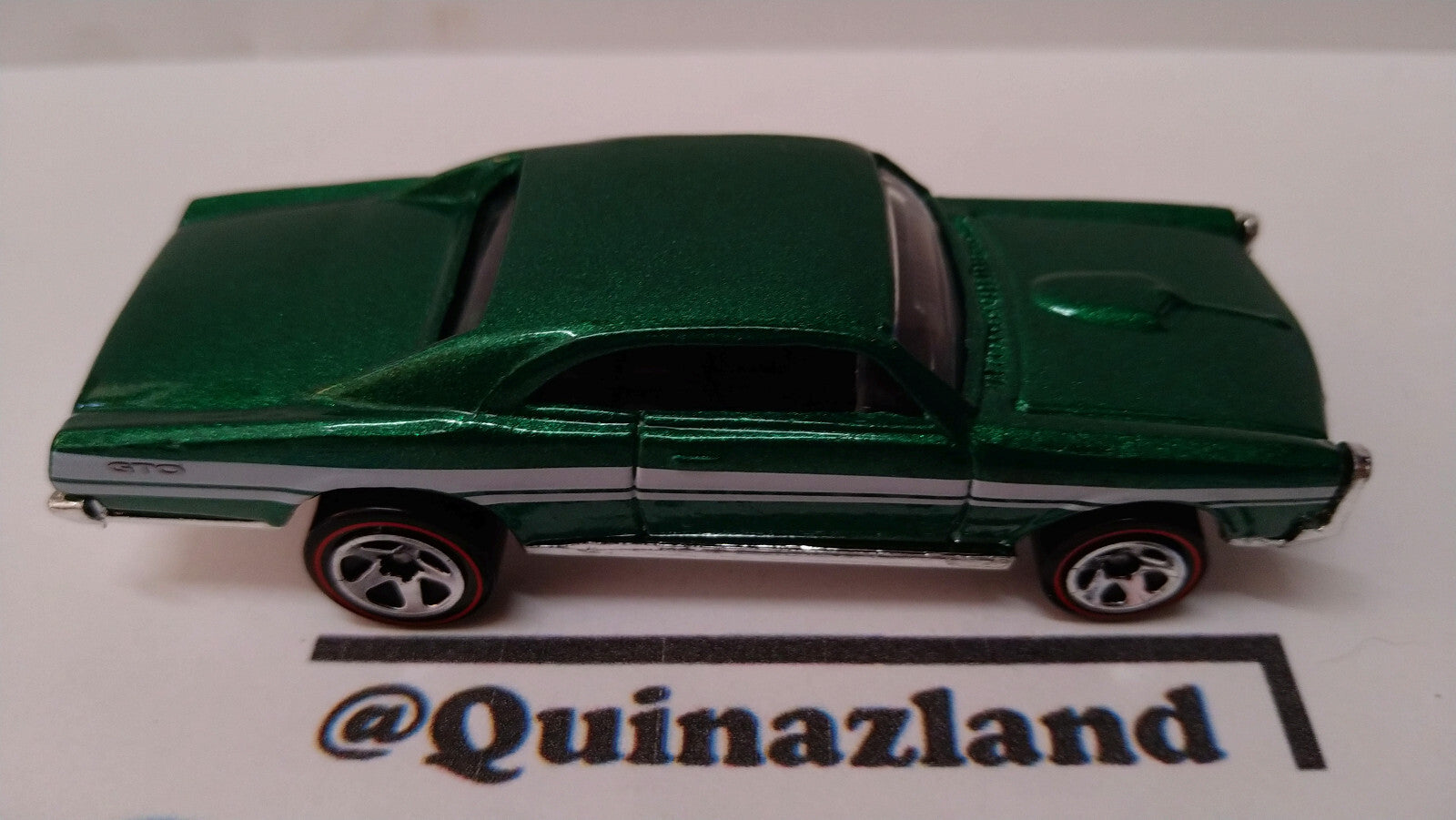 Hot Wheels 2004 hall of fame exclusive target  67 pontiac gto    (A12)