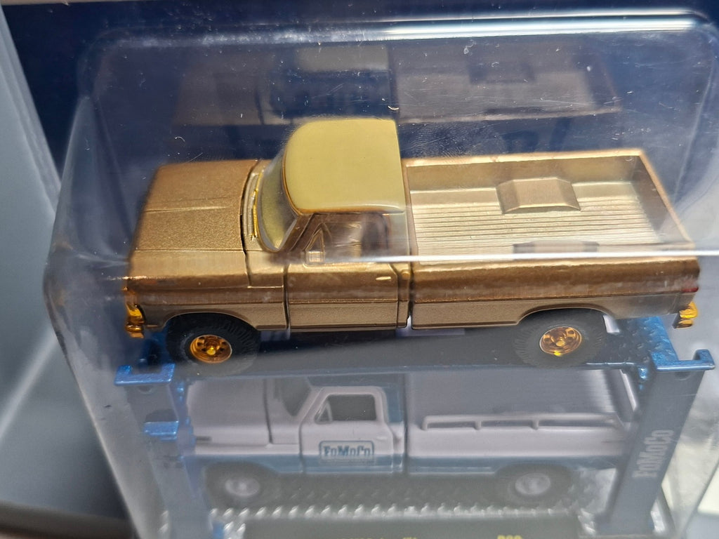 M2 Machines Auto Lift Pack '69 Ford F-100 Ranger & '72 Ford Fomoco Chase (NG41)
