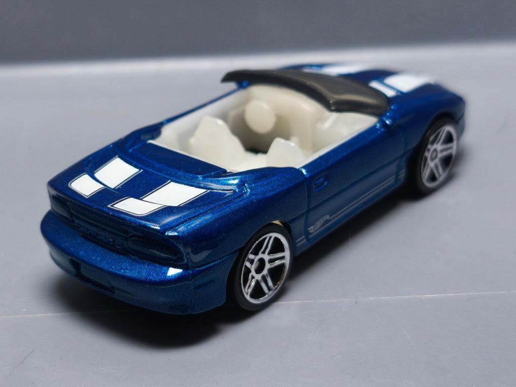 hot wheels 2017 camaro fifty 95 camaro (A19)